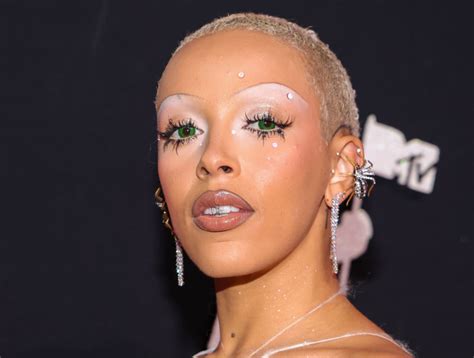 doja cat nudity|Doja Cat Embraces Naked Dress Trend at MTV VMAs 2023 in。